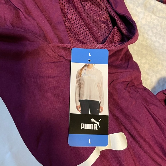 Puma Women’s T Shirt Hoodie NWT - Picture 2 of 6